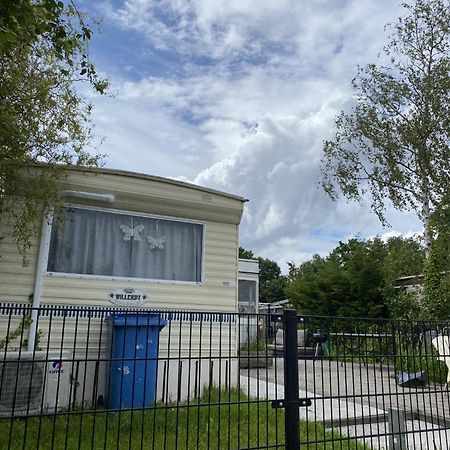 Gezellige Stacaravan Scherpenisse Exterior foto